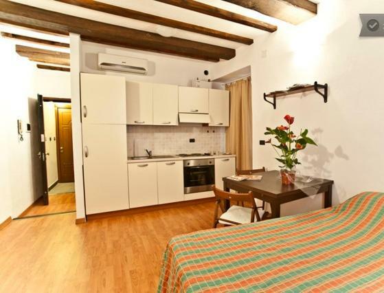 Monolocale Genova Centro Storico Apartment Exterior photo